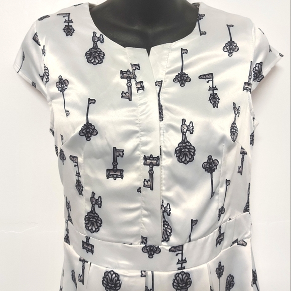 Wujiayouyi 'Keys' Satin Dress, Size Medium - Picture 3 of 13